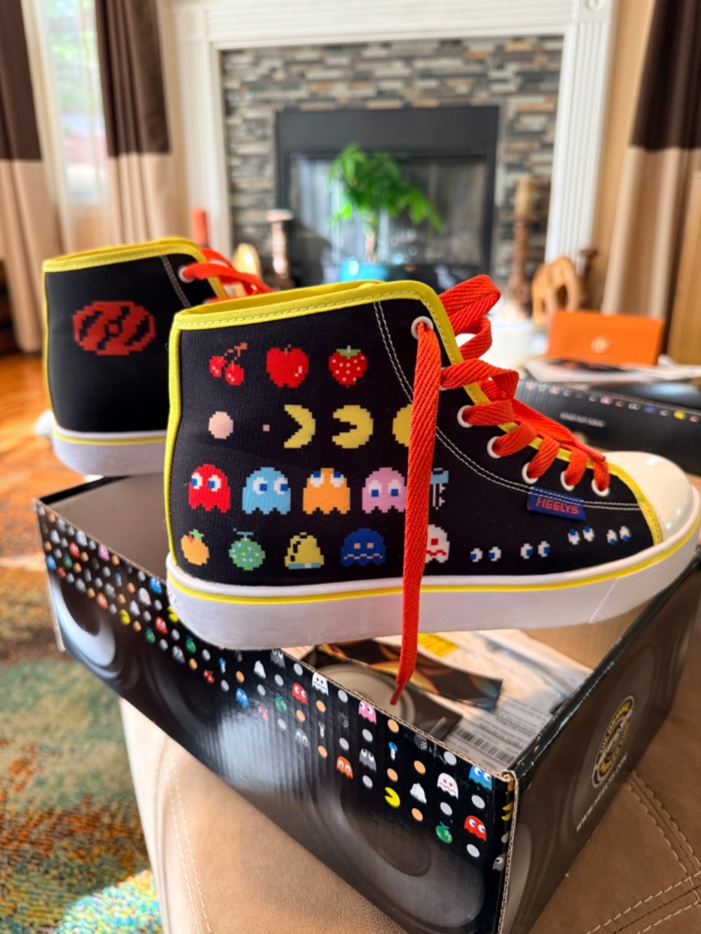 Pac-Man Heelys - Picture 6 of 8